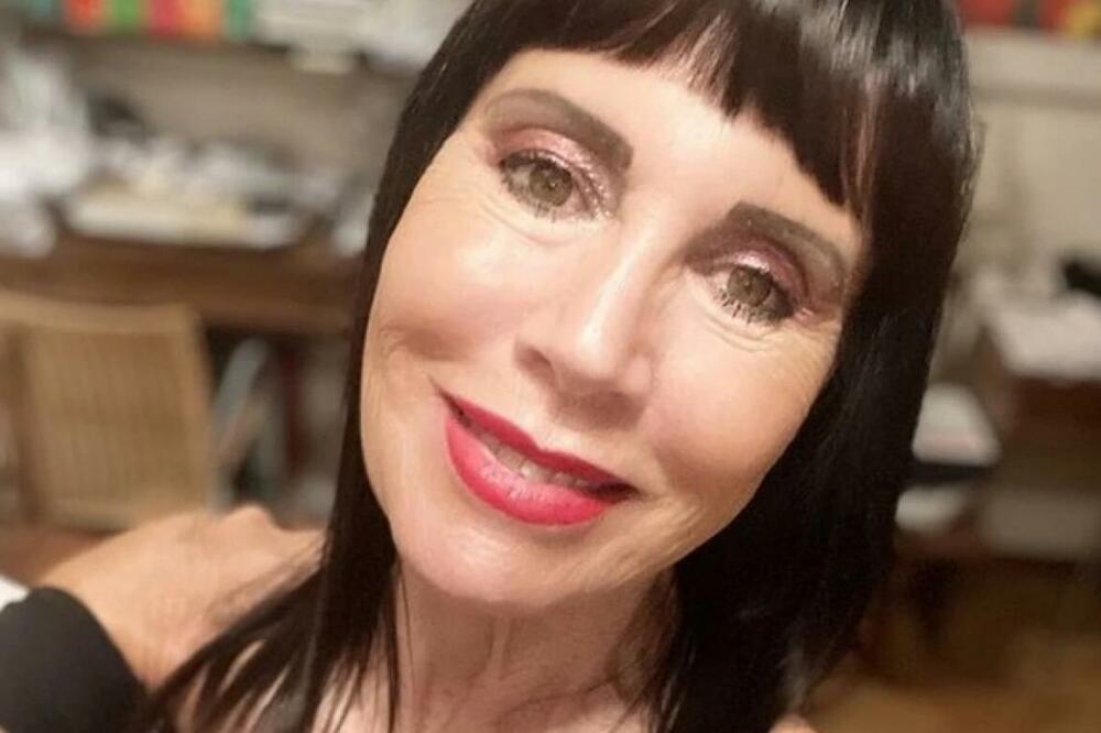 NORA IMA 72 GODINE, KO BI REKAO?! Konačno je zadovoljna svojim IZGLEDOM, a pomoglo joj je SAMO OVO!