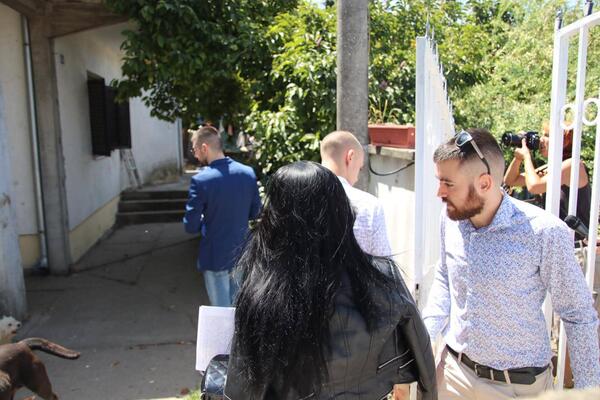 "DRŽI SE TATA": Uroš pre HAPŠENJA uneo PAKET u kuću, evo šta je spremio MARJANOVIĆU!