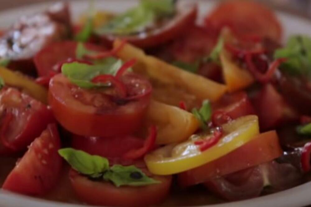 RUSKI NUTRICIONISTA OTKRIO DA OVA SALATA RAZARA CREVA: Srbima je OMILJENA, a može da napravi UŽAS u stomaku