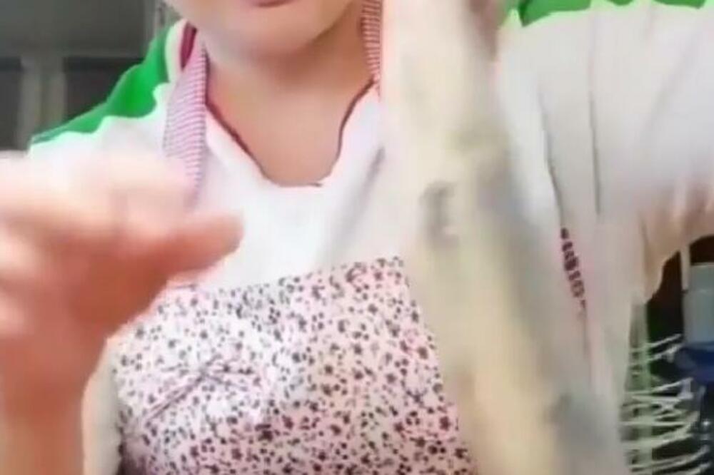 OČISTITE RIBU U SAMO 1 POTEZU: Ovaj TRIK će ZAPAMTITI svi SRBI (VIDEO)