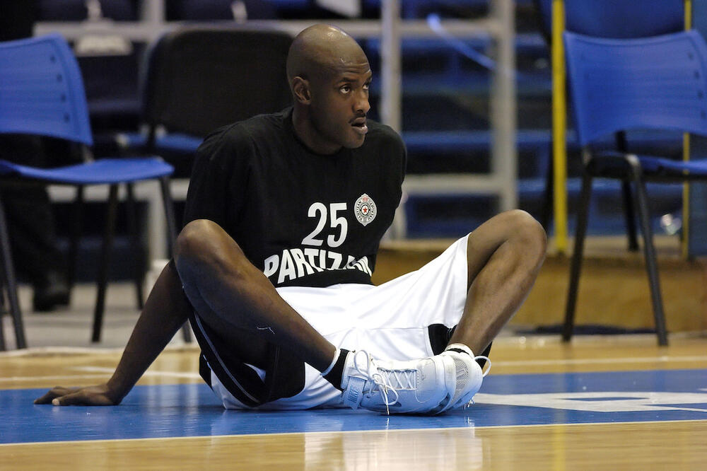 POGODILA GA FLAŠA SA URINOM U GLAVU, ALI NIŠTA NE BI MENJAO: Ljubimac Grobara evocirao uspomene, pa "odao" Duleta