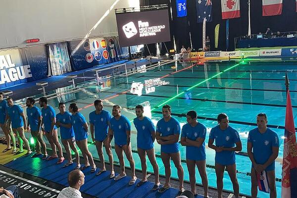 SRBI I ŠPANCI KAO DA JE RUKOMET A NE VATERPOLO: "Delfini" poklekli u finišu goleade!