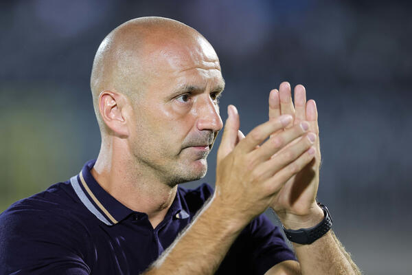 LEGENDA PARTIZANA NE KAPIRA POLITIKU KLUBA: "Nenormalno je da Stolica ode na pripreme bez štopera!"