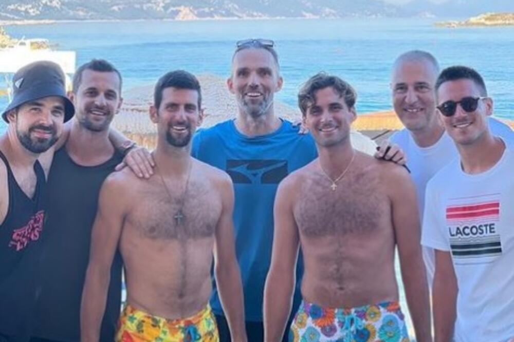 ŽESTOKA EKIPA NA OKUPU: Đoković sreo legendarnog Hrvata, ima li neko jači? (FOTO)