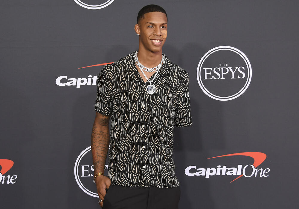 Enmanuel Hansel, Košarka, Sport