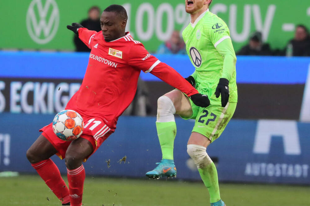 I RADNIČKI SPREMA BOMBE: Tončev naciljao napadača koji je 10 godina igrao u Bundesligi, pamte ga po JARCU!