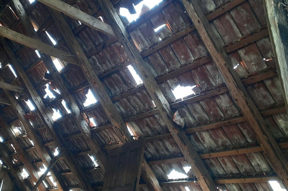 NEVREME OD SELJAKA ZA 40 MINUTA NAPRAVI SIROTANA: Nezapamćena šteta u selu u Srbiji, SVE JE RAZBIJENO! (FOTO)