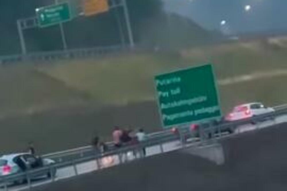 NEVIĐENA MAKLJAŽA NA AUTO-PUTU U CRNOJ GORI: Ne zna se ko koga bije, sevali udarci na sve strane, OPŠTI HAOS! VIDEO