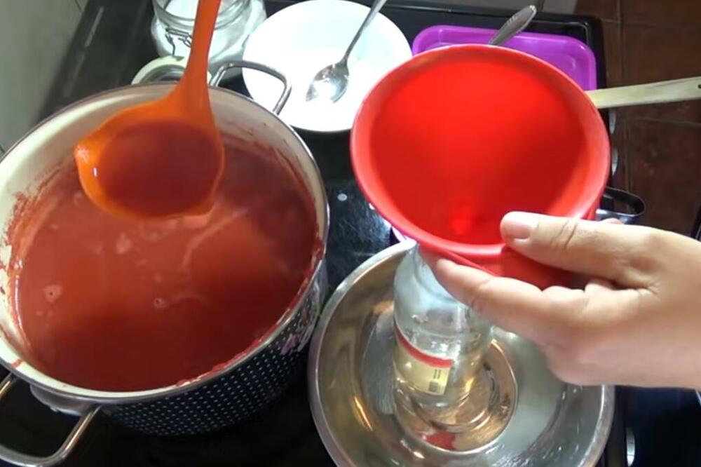 Pravo čudo za organizam, podiže imunitet: Spremite kuva i paradajz i pomognite o svom zdravlju