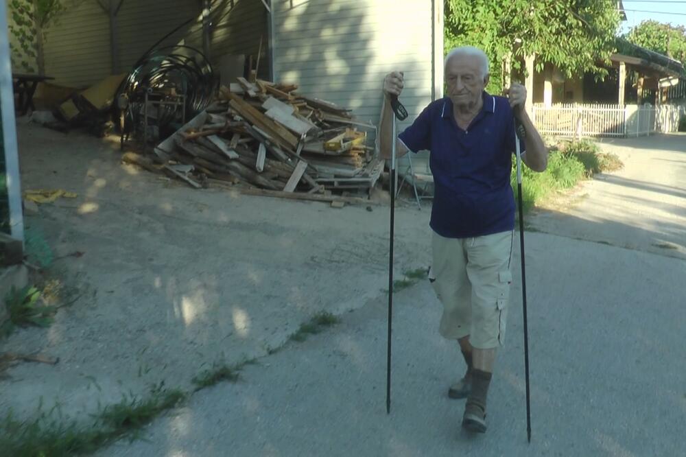 DEDA MILOVAN NE IDE KOD LEKARA, A EVO ČIME SE LEČI: Svi hrle kod njega, ima recept za BOLEST SVAKOG SRBINA