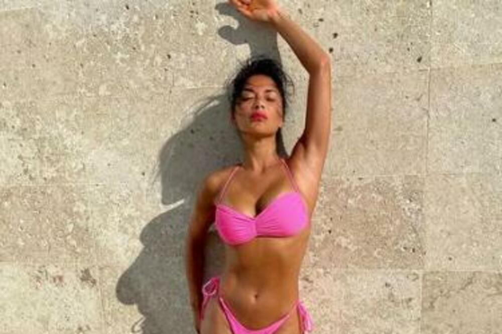 SADA JE JASNO ZAŠTO JE IZVAJANA SAMO TAKO: Pogledajte šta sve ume NAJZGODNIJA ŽENA na svetu - BOGINJA (VIDEO)