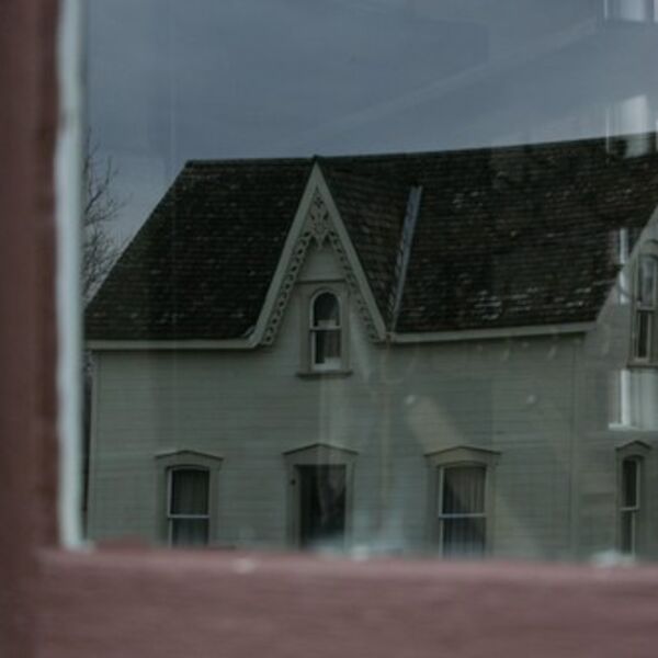 Čula je strašan zvuk ispod kuće, pa odmah pozvala policiju: Ostali su u šoku kada su videli ko se tu krio mesecima