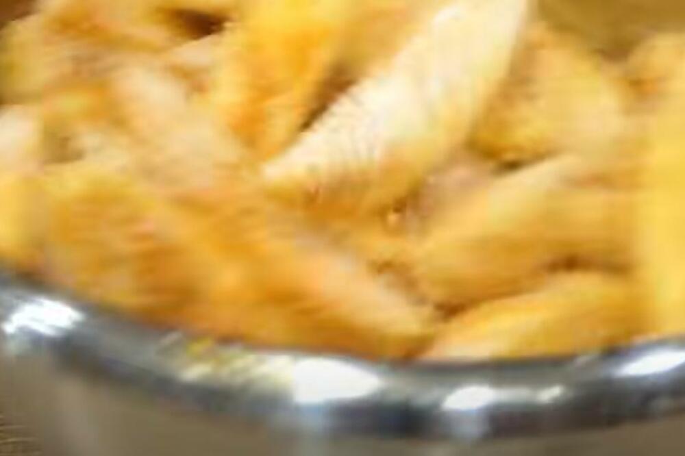 PRAVI SVADBARSKI SPECIJALITET: I gosti na venčanju će IZNEVEROVATI kada ga vide na STOLU (RECEPT)