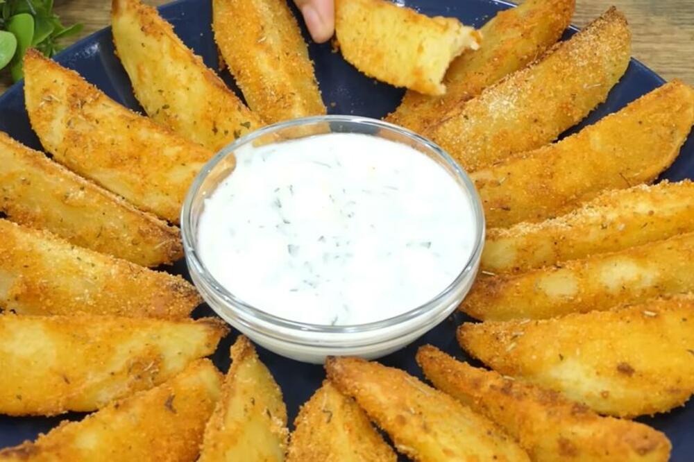 HRSKAVI KROMPIR IZ RERNE KAKAV DO SAD NISTE JELI: 1 SPECIFIČAN SOS morate da napravite UZ NJEGA (RECEPT)