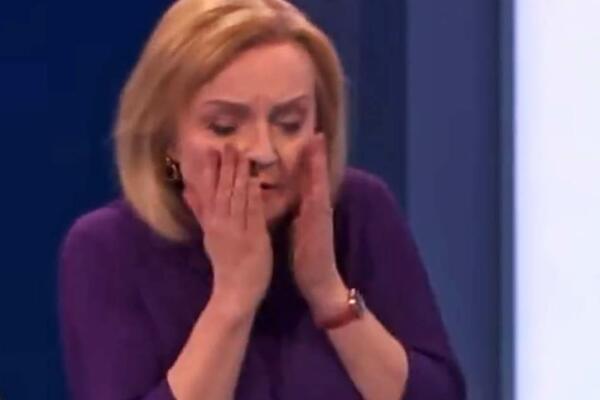 DRAMA U PROGRAMU UŽIVO: Pogledajte kako popularna voditeljka pada kao sveća! (VIDEO)