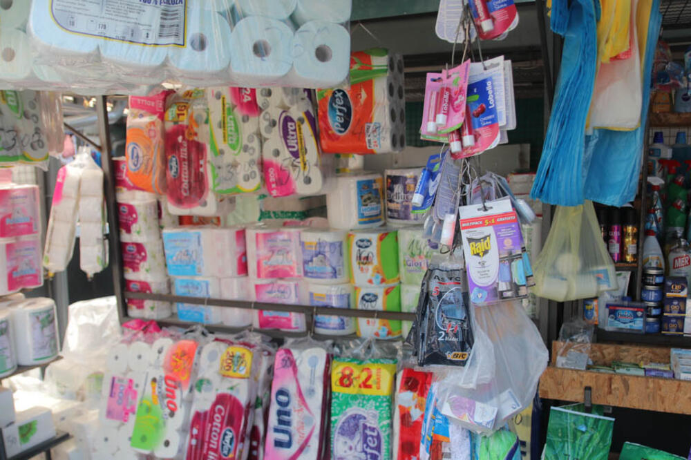 Čokolada od za 290, omekšivač 1.200 dinara: Na ovom mestu u Beogradu prodaje se najjeftinija hrana i stvari za kuću