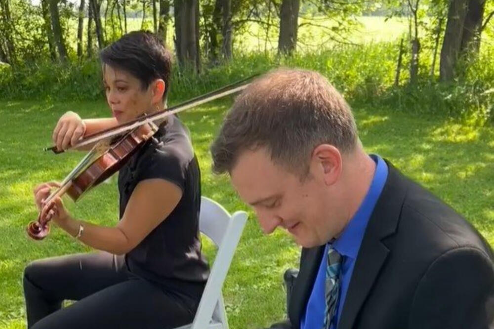 HTEO DA SVIRA, PA IZVADIO OVO: Svi su gledali u KRILO, bio je BEZ BLAMA! (VIDEO)