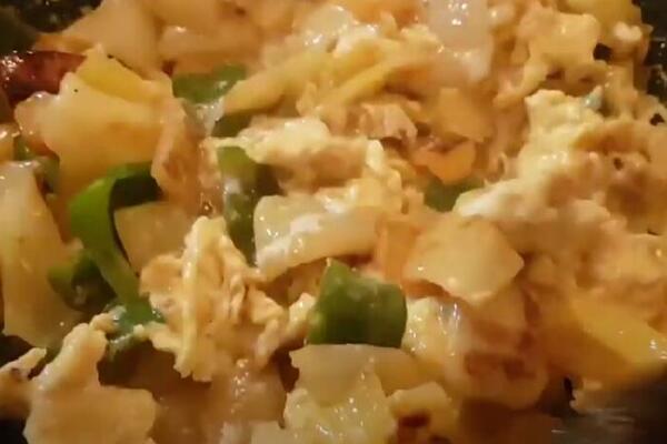 OVO JE NAJZDRAVIJI DORUČAK: Napravite PAPRIKE i JAJA na OVAJ NAČIN, prava VITAMINSKA BOMBA (RECEPT)