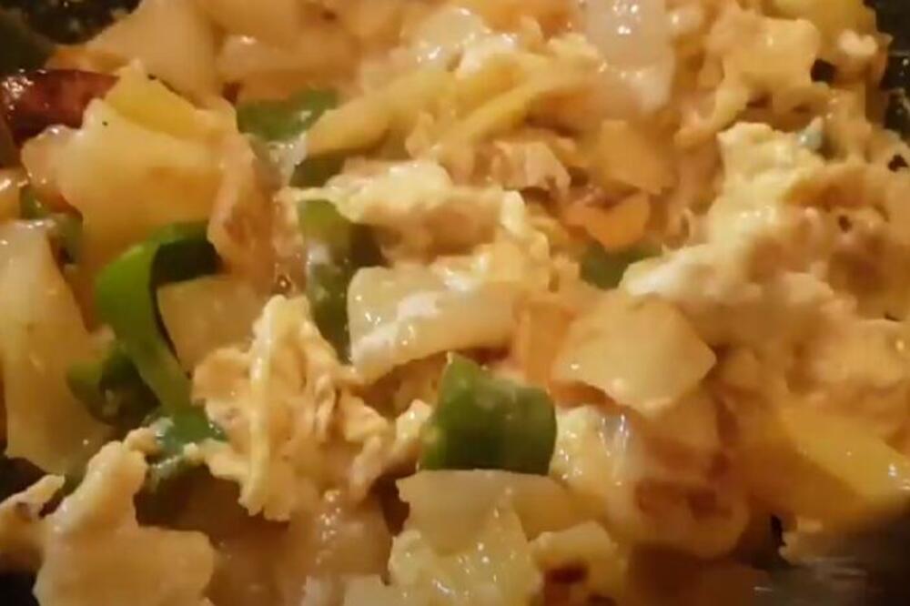 OVO JE NAJZDRAVIJI DORUČAK: Napravite PAPRIKE i JAJA na OVAJ NAČIN, prava VITAMINSKA BOMBA (RECEPT)