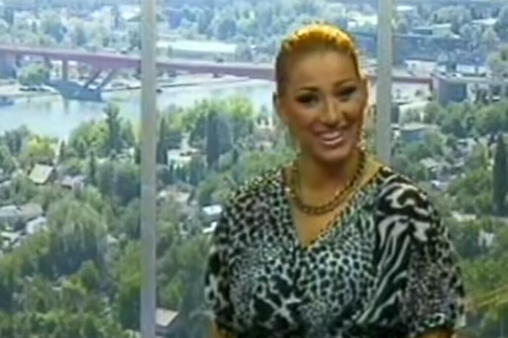 VODITELJKA MRTVA PIJANA VODILA JUTARNJI PROGRAM! NIJE ZNALA GDE UDARA: Pričala GLUPOSTI uživo na TV-u (VIDEO)