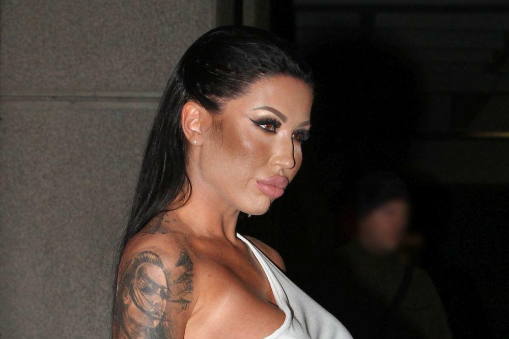 LJUDI OSTANU U ŠOKU KAD ČUJU KO JE MAJKA TIJANE AJFON! Ova PLAVUŠA ima bitno ZANIMANJE, a evo KAKO IZGLEDA