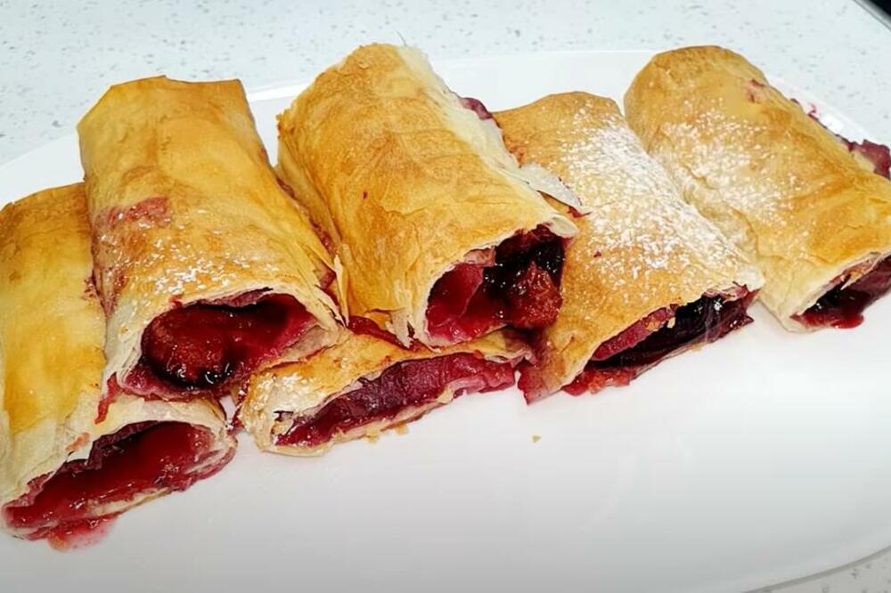 U PITU SA ŠLJIVAMA DODAJTE 1 SASTOJAK I BEZ TOGA JE VIŠE NEĆETE PRAVITI: Sočna, a HRSKAVA, recept KIDA