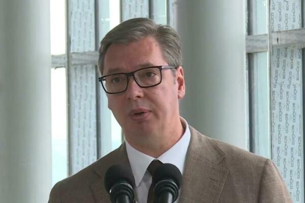 PREDSEDNIK VUČIĆ UPUTIO TELEGRAM SAUČEŠĆA POVODOM SMRTI KRALJICE ELIZABETE II