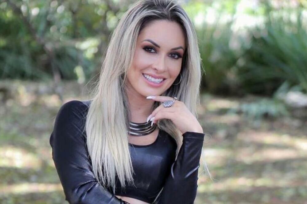 IZBIO TEŽAK SKANDAL, POZNATU DAMU ISTERALI IZ PRODAVNICE: Razlog je FRAPANTAN, ovo ZAISTA NIJE NORMALNO, AUUU!