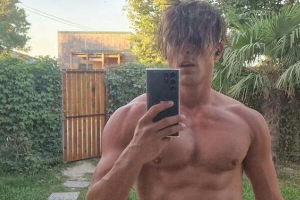 POSKIDALI SE NAŠI GLUMCI I POKAZALI IZVAJANA TELA: Žene, ulazite na SOPSTVENU ODGOVORNOST! (FOTO)