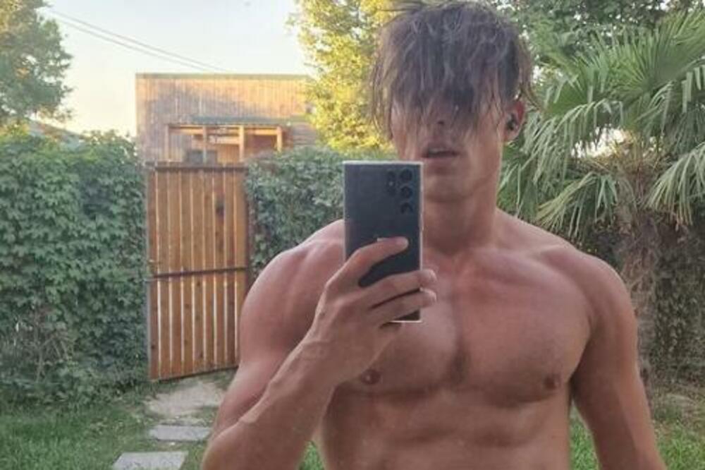 POSKIDALI SE NAŠI GLUMCI I POKAZALI IZVAJANA TELA: Žene, ulazite na SOPSTVENU ODGOVORNOST! (FOTO)