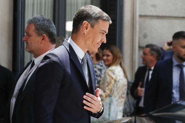 JAVNOST BRUJI O ŠPANSKOM APOLONU, NACIJA U TRANSU: Preko 12.000 ljudi ga MOLI SAMO JEDNO, a on na MUKAMA ZBOG ŽENE