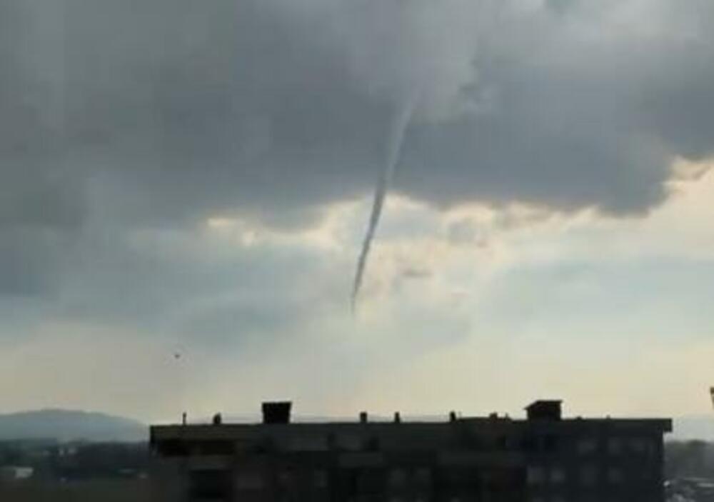 Superćelijske oluje samo što nisu stigle, moguć i tornado: Nevreme preti regionu, slede velike bujične poplave!