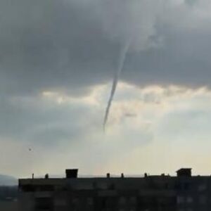 Superćelijske oluje samo što nisu stigle, moguć i tornado: Nevreme preti regionu, slede velike bujične poplave!