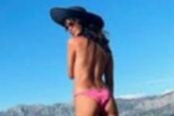 OBJAVLJENA SLIKA POTPUNO GOLE DANIJELE ŠTAJNFELD: Svi bulje u njen TOPLES (FOTO)