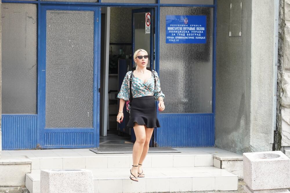 OVE ŽENE SU PROSTITUTKE SA JAVNE SCENE: USPANIČENE zbog SPISKA koji je NAJAVLJEN, sve će izaći pred NAROD