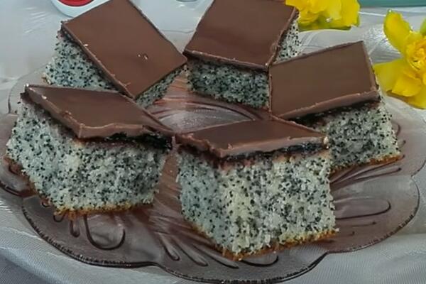 RECEPT ZA NAJPOPULARNIJI KOLAČ SA MAKOM ĆE VAS BACITI NA POD: Pravi se veoma brzo, a DAVIĆETE SE U NJEMU