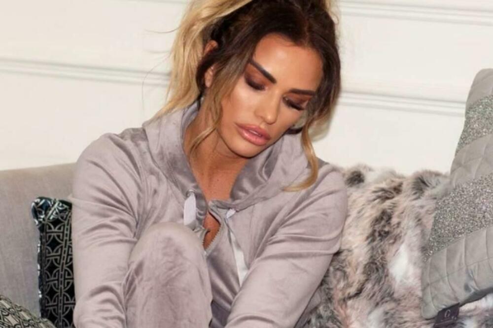 SILOVANA SAM SA 7 GODINA! Poznata starleta se prisetila HORORA, sve se desilo na igralištu! (FOTO)