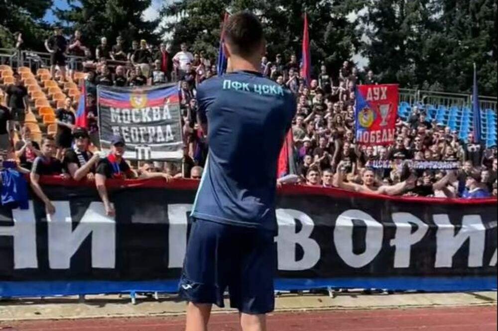 TOPLA DOBRODOŠLICA! Veliki broj pristalica CSKA pozdravio Zdjelara! (VIDEO)
