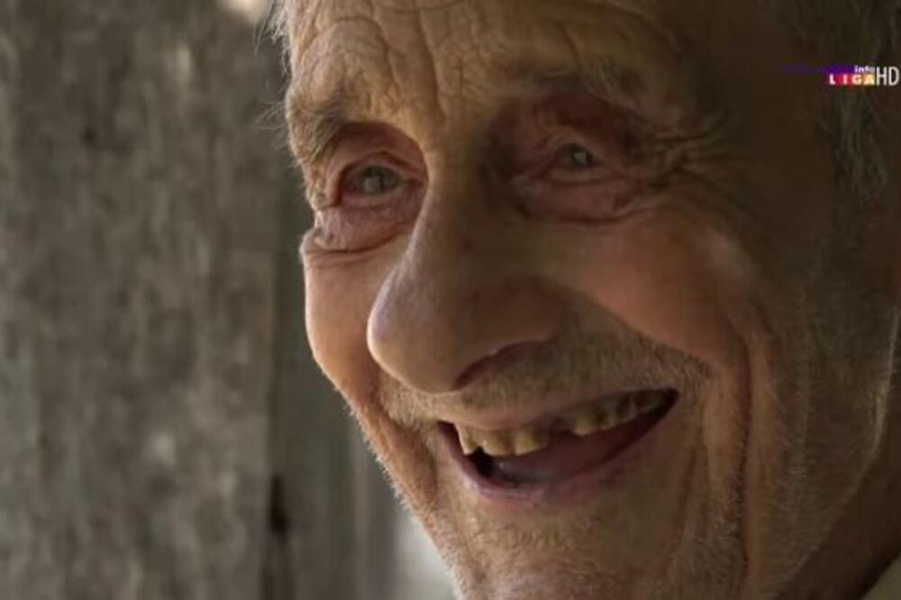 OVAJ DEKA JE NAJSTARIJI SRBIN: Ima 105 godina, i recept za dugovečnost ZLATA VREDAN!