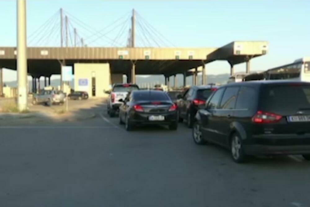 U FUNKCIJI SAMO PRELAZ MERDARE: Na Sever Kosova ni PEŠKE, na Jarinju i Brnjku isto! (FOTO)