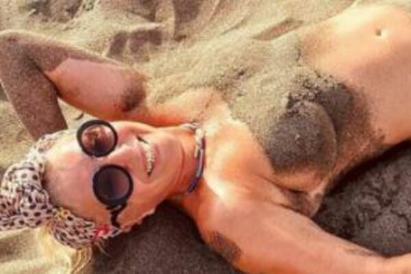 SLIKA POTPUNO GOLE MIRJANE KARANOVIĆ! Kao od majke rođena, U OVOJ POZI (FOTO 18+)