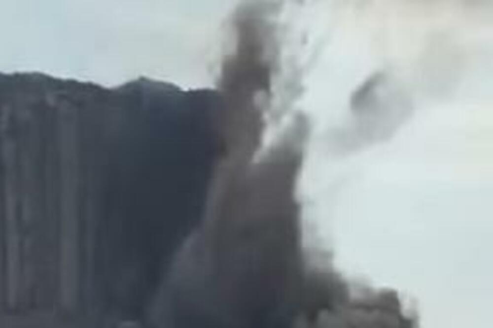 POJAVIO SE UŽASAVAJUĆI SNIMAK URUŠAVANJA SILOSA U LIBANU! (VIDEO)