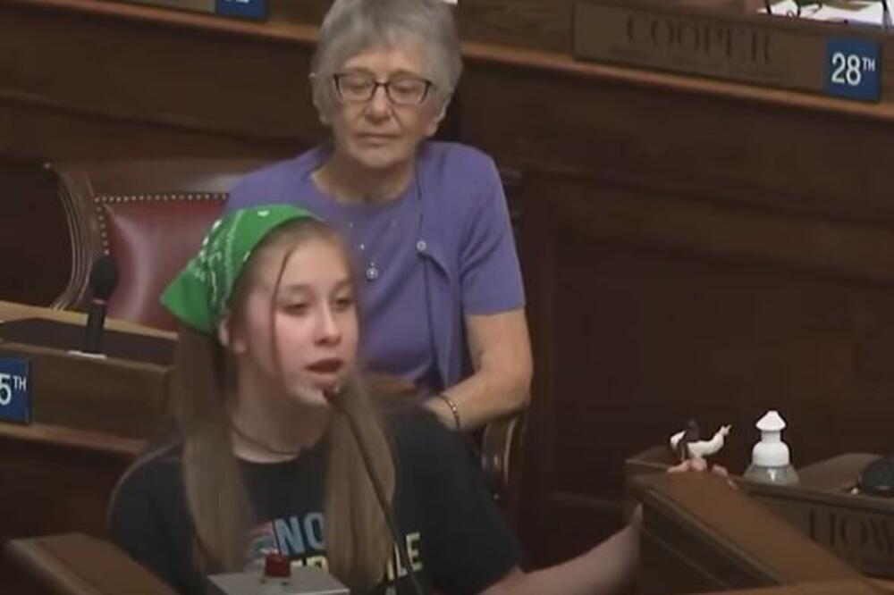 "ŠTA JE SA MOJIM ŽIVOTOM?": Devojčica (12) ZAPALILA ceo svet svojim govorom o ABORTUSU, slušajte SAMO OVO! (VIDEO)