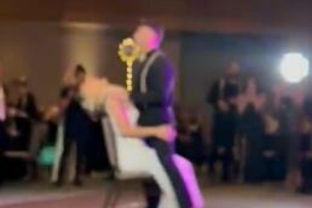 OVO JE PESMA ZA PRVI PLES NA SVADBI KOJA DONOSI SREĆU U BRAKU: Ovu teoriju je POTVRDILO više od 5000 ljudi