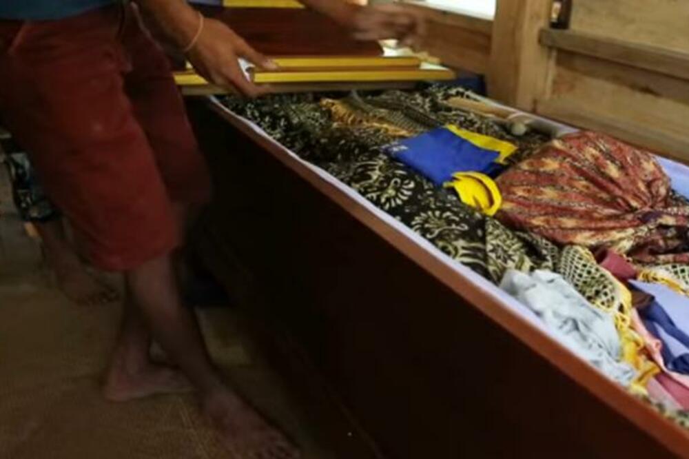 ČUVA LEŠEVE U KUĆI I SA NJIMA RADI BIZARNU STVAR! Uznemirujući video, večeras NEĆETE MOĆI DA ZASPITE (18+)