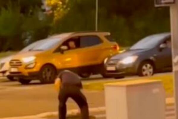 NOVA BIZARNA SCENA I TO NASRED NOVOG BEOGRADA: Sva sreća, tu se NAŠAO VATROGASAC, GLEDAJTE OVO! (VIDEO)