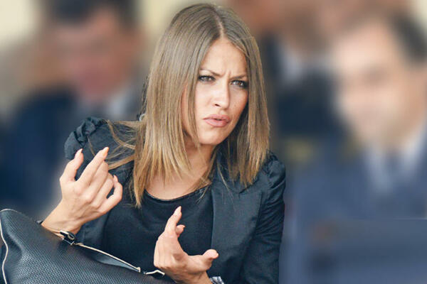 DIJANA HRKALOVIĆ KRALJICA TRANSFORMACIJA: Od izblajhane plavuše do Instagram DIVE, da se ČOVEK ŠOKIRA kad vidi