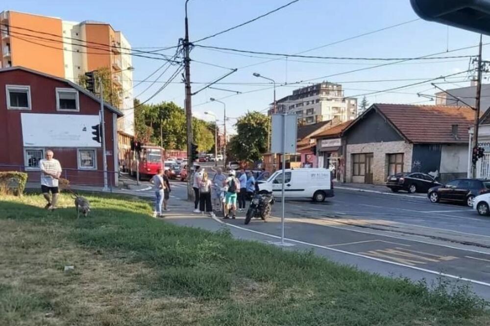 NOVA NESREĆA U BEOGRADU: Nastao zastoj, DIREKTAN SUDAR (FOTO)