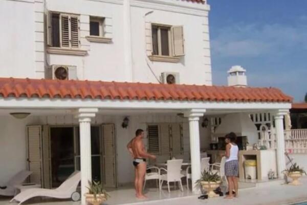 ISTINA O CECINOJ VILI NA KIPRU, SVI SU MISLILI DA JE ARKAN KUPIO: Na OVAKAV način je dobila,sve završeno PREKO NOĆI