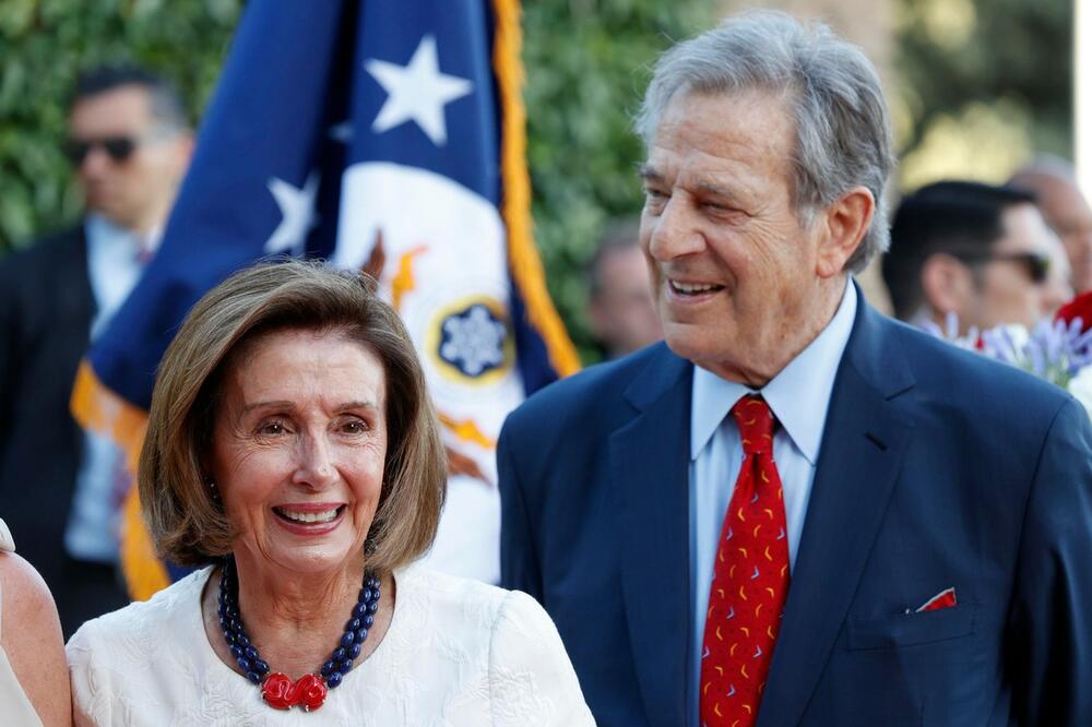 OGLASILA SE PELOSI NAKON NAPADA NA NJENOG SUPRUGA: Poručila je samo 1 STVAR